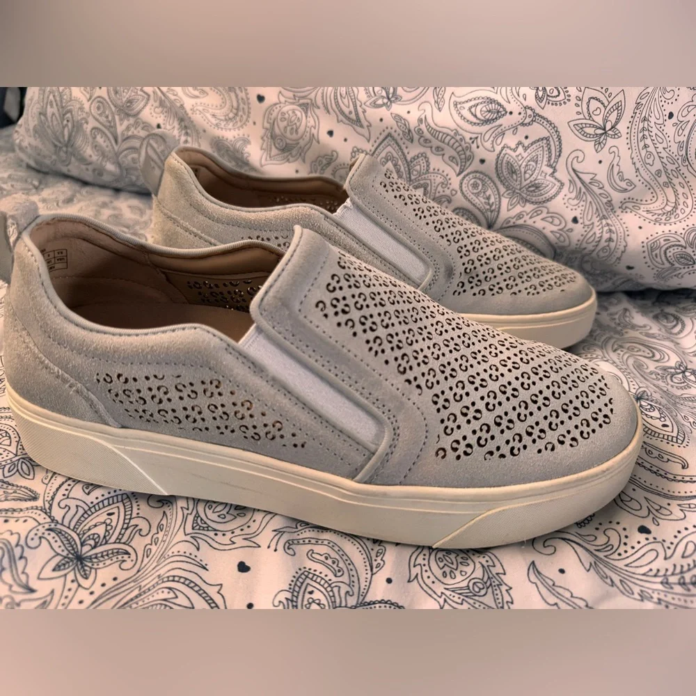 Vionic Kimmie Perf Slate 8.5